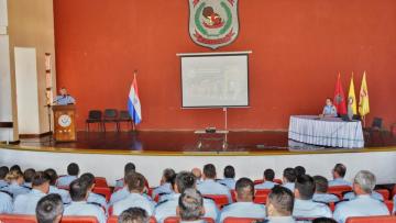 Conferencia a los estudiantes del Programa de...