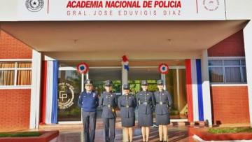 Integrantes del ISEPOL embarcaron rumbo a Uruguay.